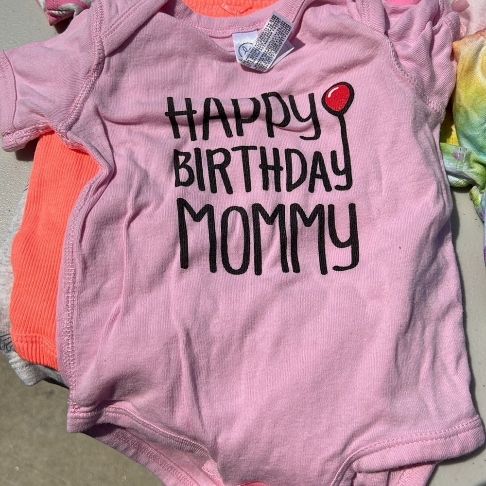 Lot of 12 girls Onesies - Picture 2 of 13
